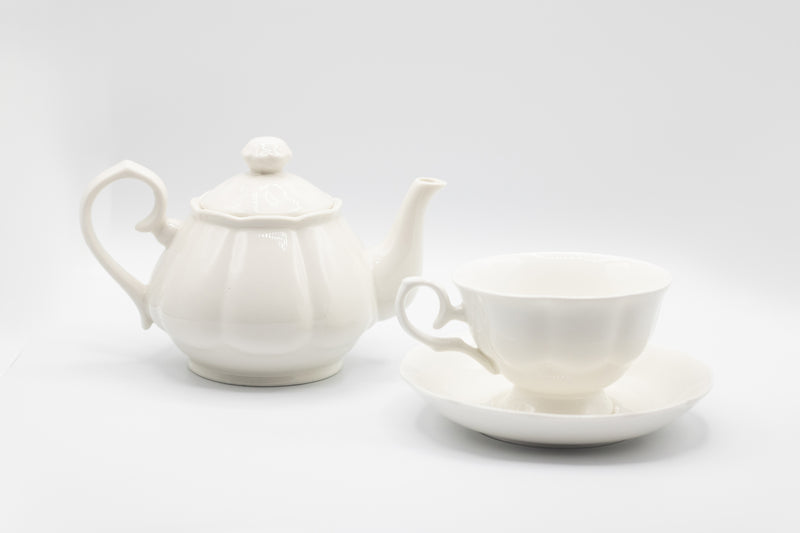 The Daintea  Teapot and Tea cup set